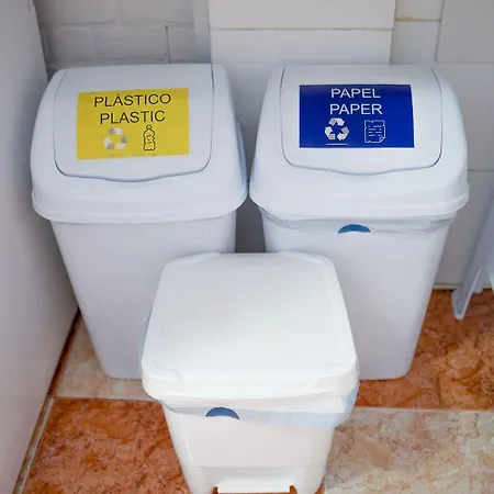 Cama Matrimonio Piso Compartido 民宿 *