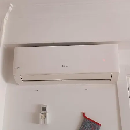 Cama Matrimonio Piso Compartido 民宿 托雷莫利诺斯