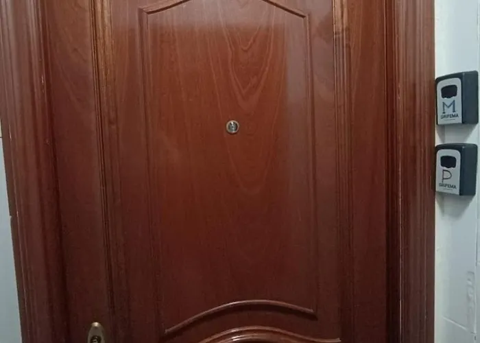 Habitación Cama Matrimonio Piso Compartido Torremolinos