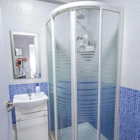 Cama Matrimonio Piso Compartido Homestay
